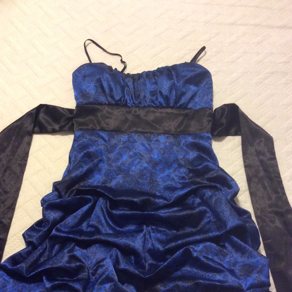 💕Ruby Rox Ruched Spaghetti Strap Dress💕 - Picture 2 of 5